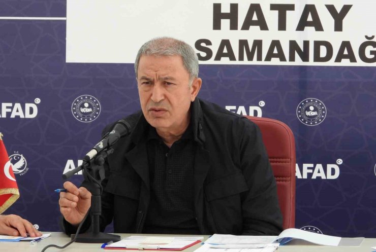 Bakan Akar: "Deprem bölgesinde hiçbir vatandaşımız yalnız değildir"