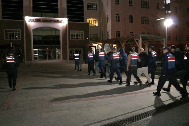 Burdur’da kökünü kurutma operasyonunda 5 şahıs tutuklandı