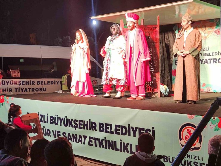 Büyükşehir afetzedelere moral oluyor