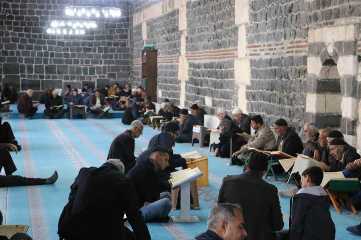 5. Harem-i Şerif’te asırlardır mukabele geleneği sürüyor