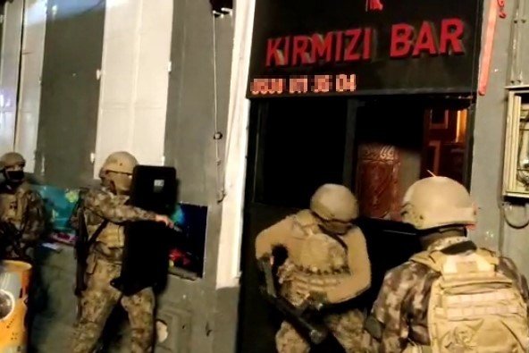İzmir’de eğlence mekanlarına "Günbatımı Operasyonu"