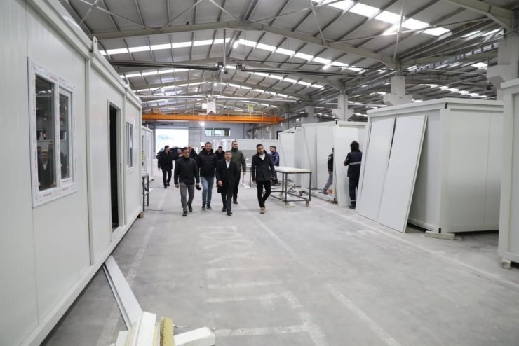 Üretilen konteynerler deprem bölgelerine gönderiliyor