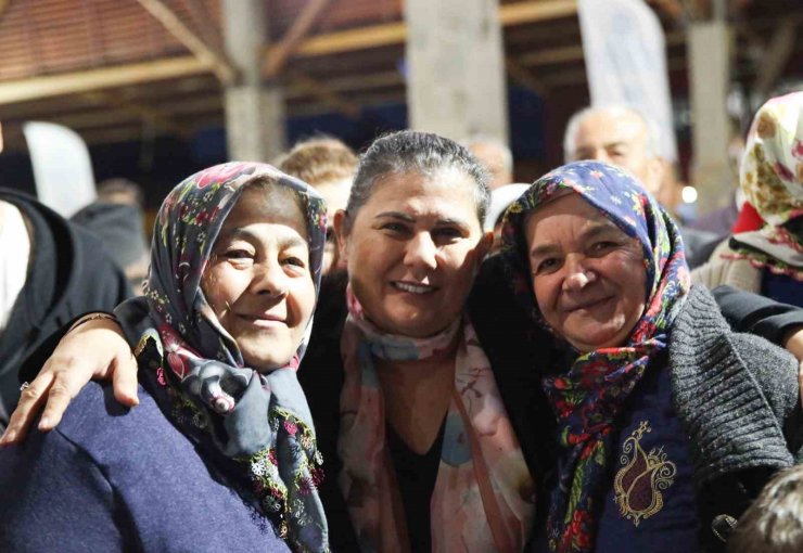 Karacasu İftar Programı’nda Başkan Çerçioğlu, yoğun ilgi gördü