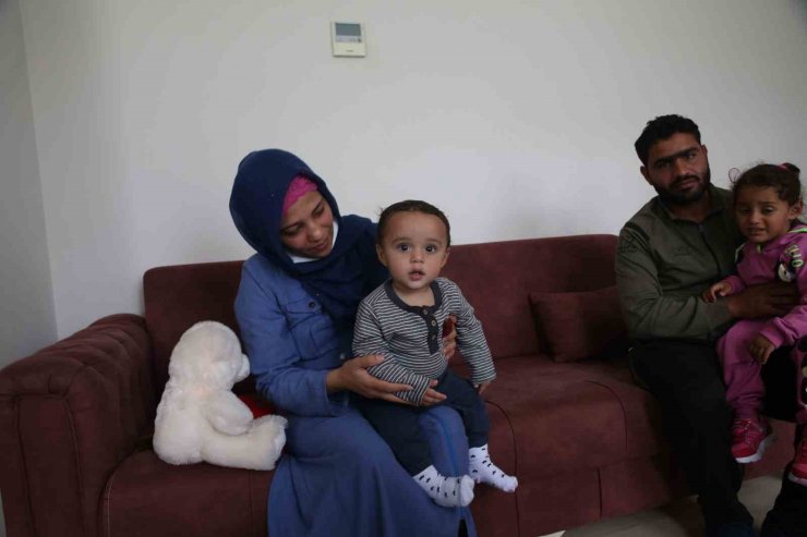 Depremzede aile 50 gün sonra bebeklerine kavuştu