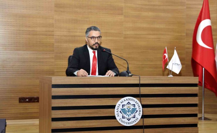 ALKÜ’de arkeolojik istihbaratın önemi anlatıldı