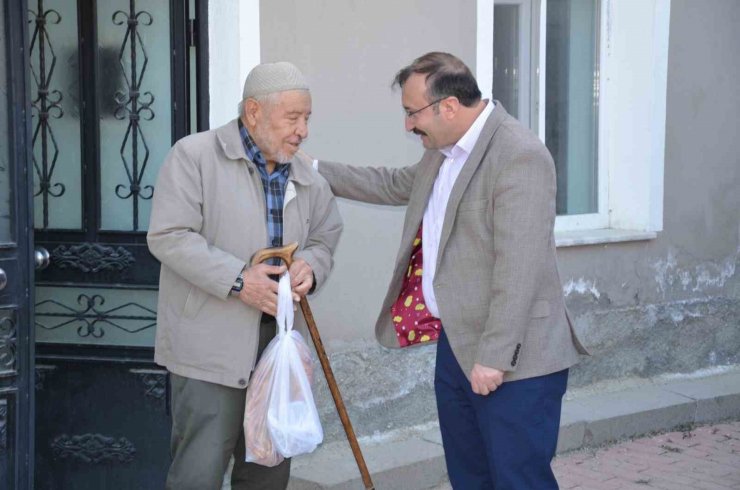 Başkan Doğan, Ramazan’ın coşkusu ve maneviyatını vatandaşlarla birlikte yaşıyor