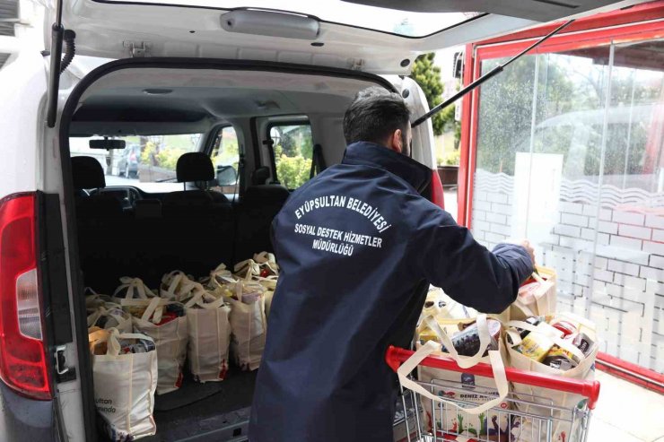 Eyüpsultan’da üniversite öğrencilerine destek paketi