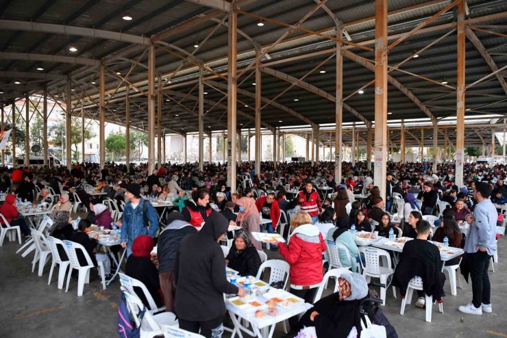 Dayanışma ve hüzün aynı sofrada