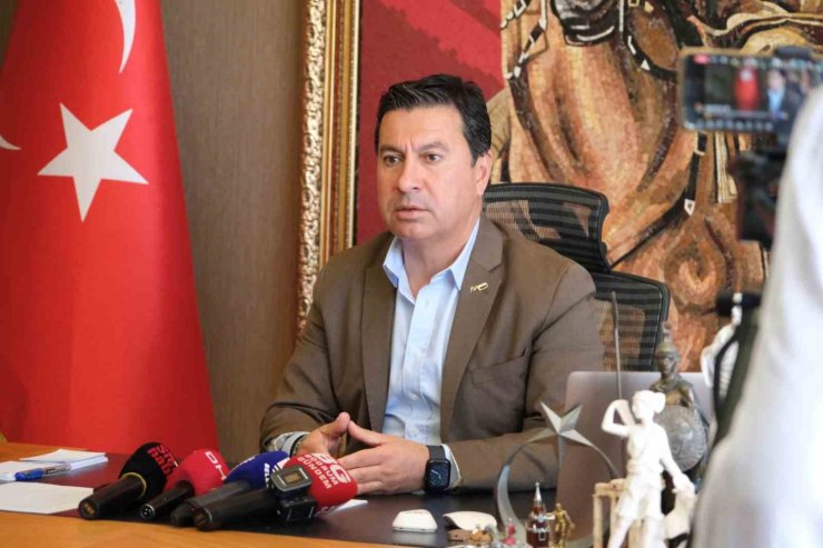 Bodrum’da sahile beyaz kum dökerek Maldivler’e benzetmeye çalıştılar