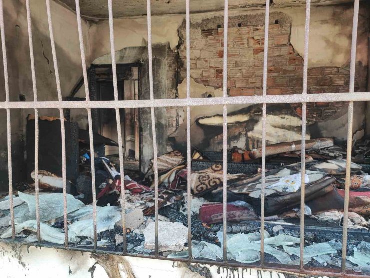 Evi yanan aile kundaklama olduğunu öne sürdü