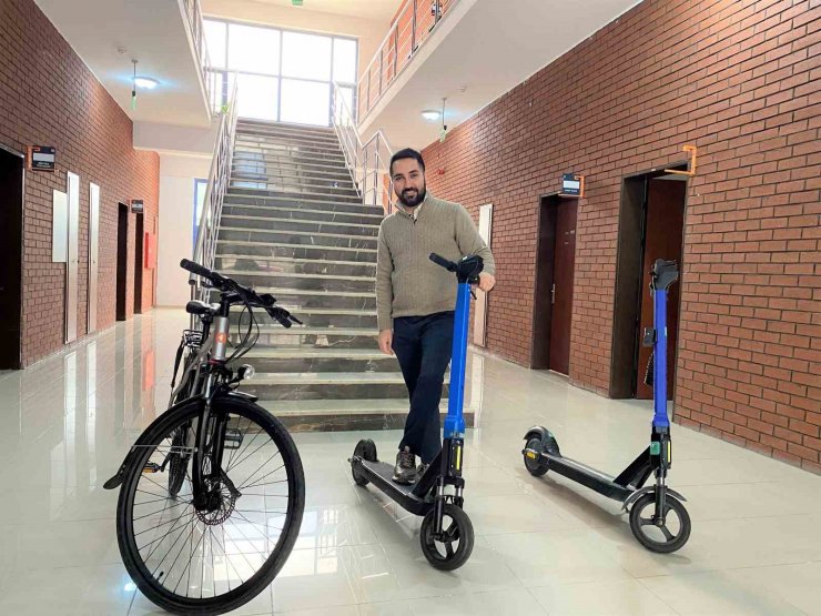 ‘Scooter’ ile dünyaya açıldı