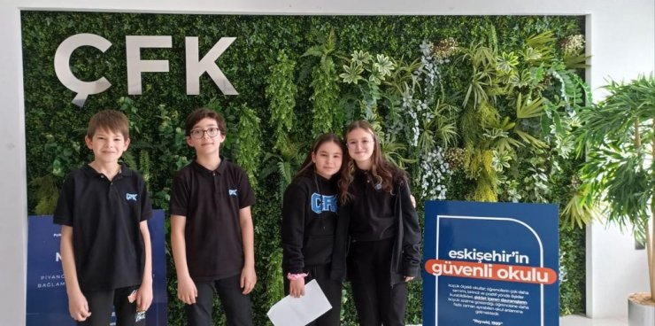 “Çevrenin Genç Sözcüleri” olarak Türkiye’de çevre sorunlarına dikkat çektiler