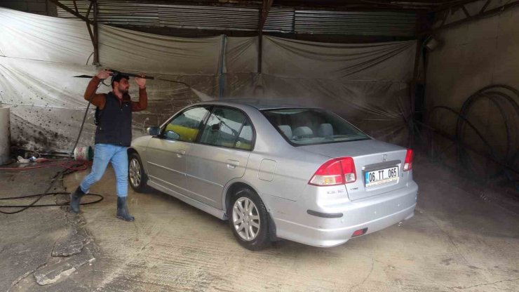 Van’daki oto yıkamacılarda çamur yoğunluğu