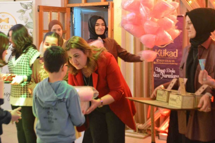 Koruyucu aileler iftar programında bir araya geldi