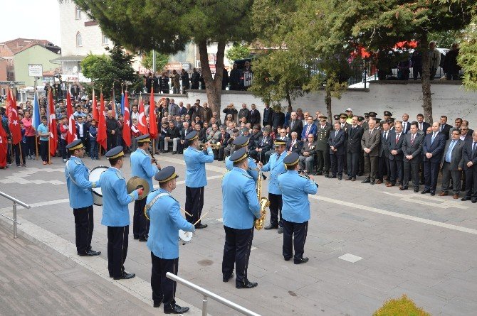 Niksar’da 29 Ekim Cumhuriyet Bayramı çelenk koyma töreni