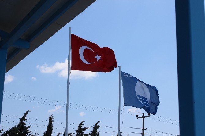 Türkiye’nin 444’üncü mavi bayraklı plajında deniz keyfi