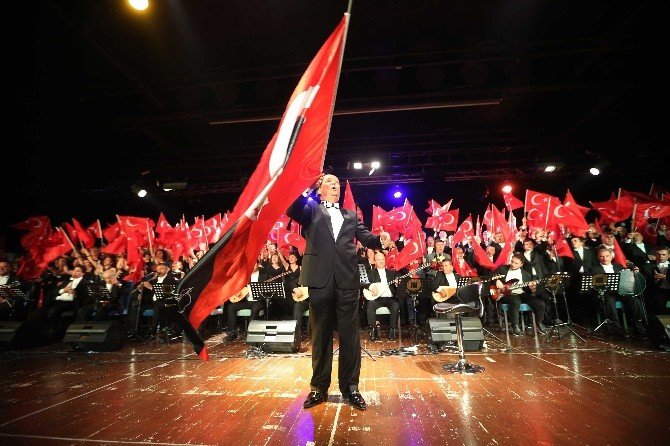 Serbülent Yasun, Yenimahalle’de 50’inci sanat yılını kutladı