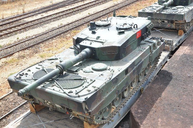 Maltepe askeri birliklerinin taşınması sürüyor