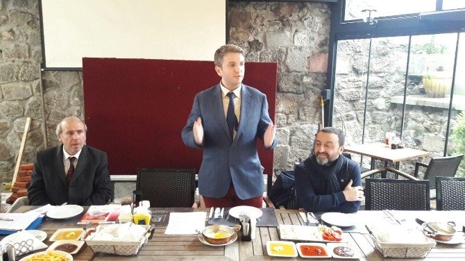 Acil Tıp Uzmanları Derneği basınla buluştu