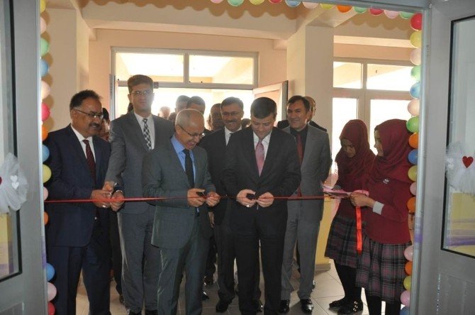 Ahmet Yesevi İmam Hatip Ortaokulu Törenle Açıldı