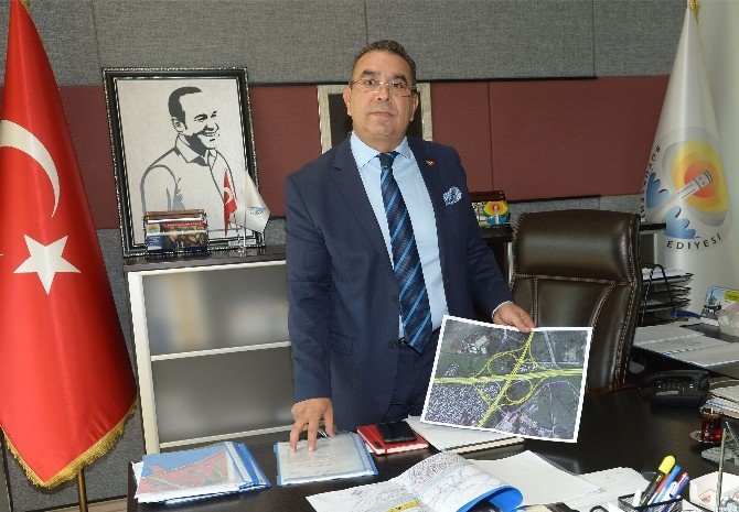 Adana’ya yonca kavşak