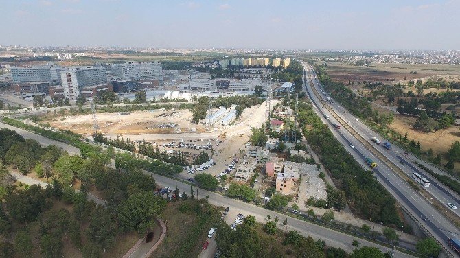 Adana’ya yonca kavşak