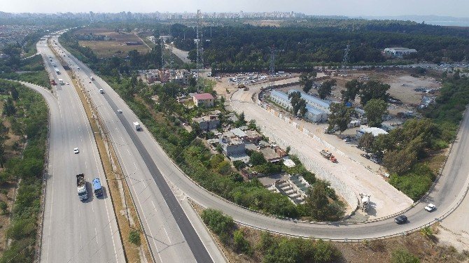 Adana’ya yonca kavşak