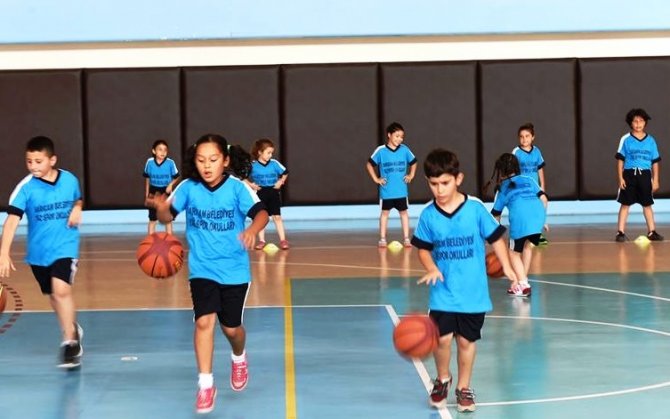 Adana, Sarıçam'da çocuklar ve gençler spora doyacak