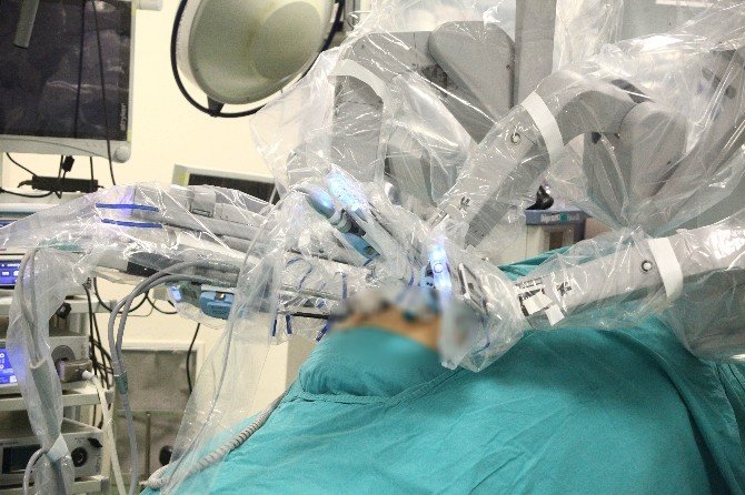Adana’da 200’üncü robotik cerrahi vakası pastayla kutlandı