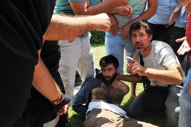 Camideki eylemcinin üzerinden el yapımı bomba çıktı