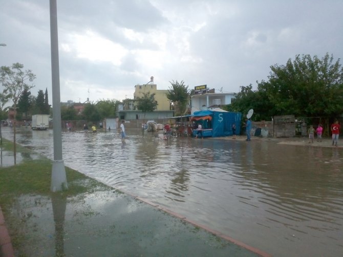 Adana'da yağmur etkili oldu