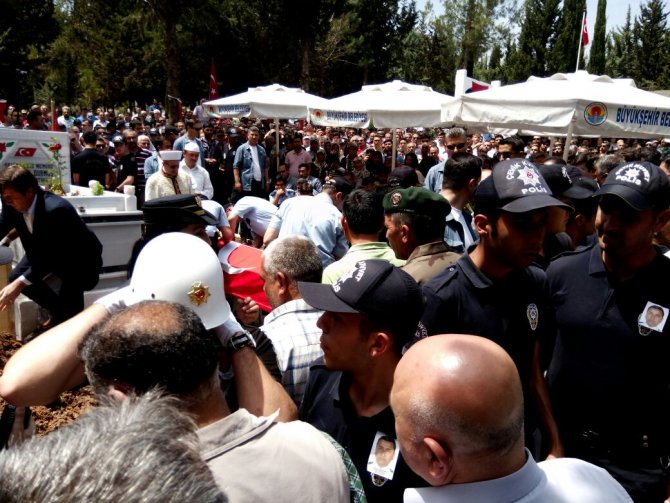 Şehit Polis Yılmaz Bozkurt son yolculuğuna uğurlandı