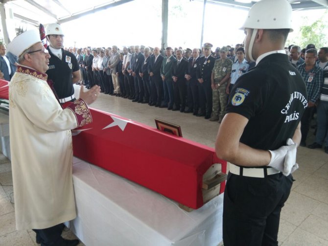 Şehit Polis Yılmaz Bozkurt son yolculuğuna uğurlandı