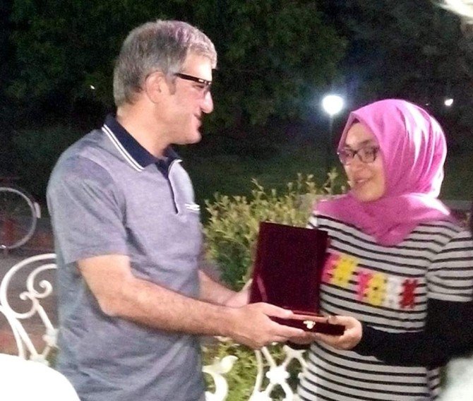 Başarılı Öğrenciler Ödüllendirildi