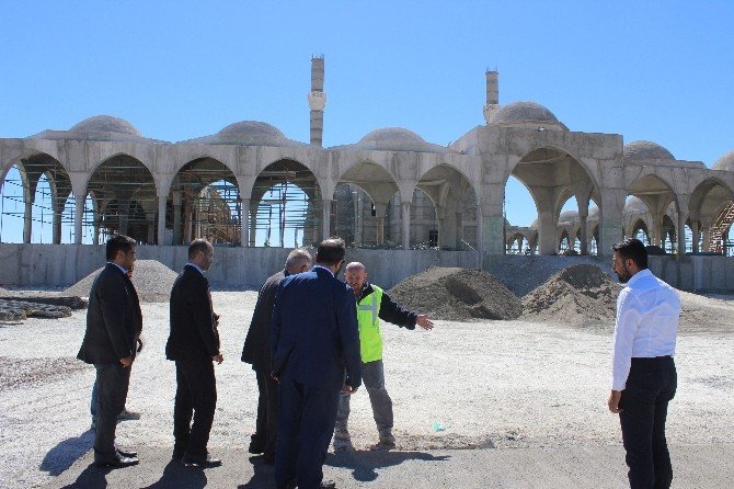 Sahabe Safvan Bin Muattal Cami ve Külliye inşaatı hızla yükseliyor