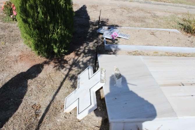 Süryani Kadim Mezarlığına zarar verildi