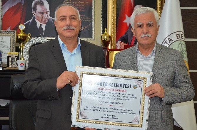 İş Adamı Muzaffer Alkan’a fahri hemşehrilik beraatı