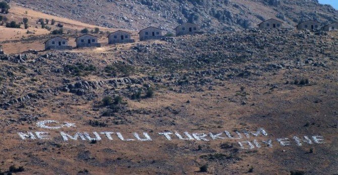 ‘Ne Mutlu Türküm Diyene’ yazısı yenilendi