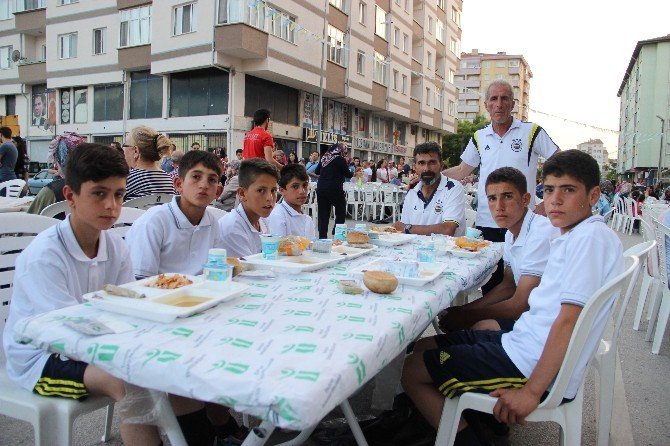 Es Ağrılılar Derneği Patnoslu Öğrencileri Ağırladı