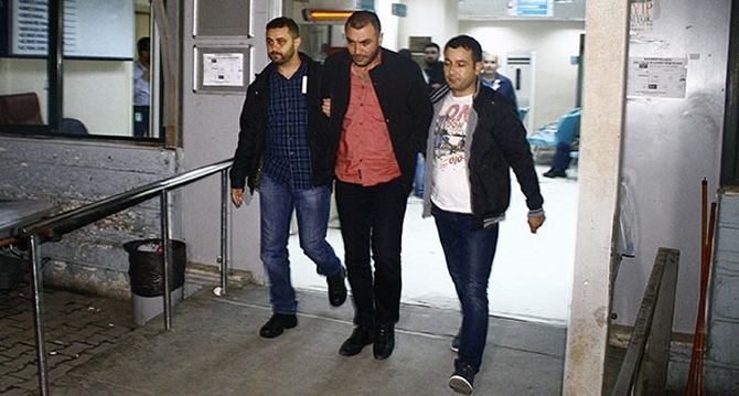 ahmet_hakana_saldiri_3.jpg ahmet_hakana_saldiri_3.jpg