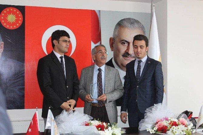 AK Parti Erzincan Gençlik Kolları Başkanlığında Görev Değişimi