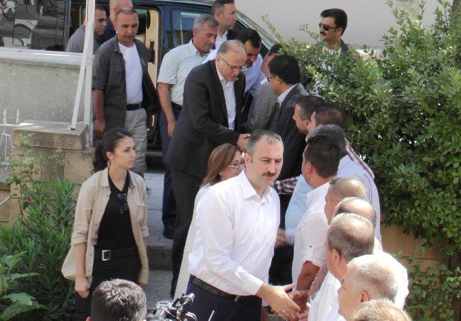 Ak Parti Genel Sekreteri Abdulhamit Gül’den CHP’ye geçmiş olsun ziyareti