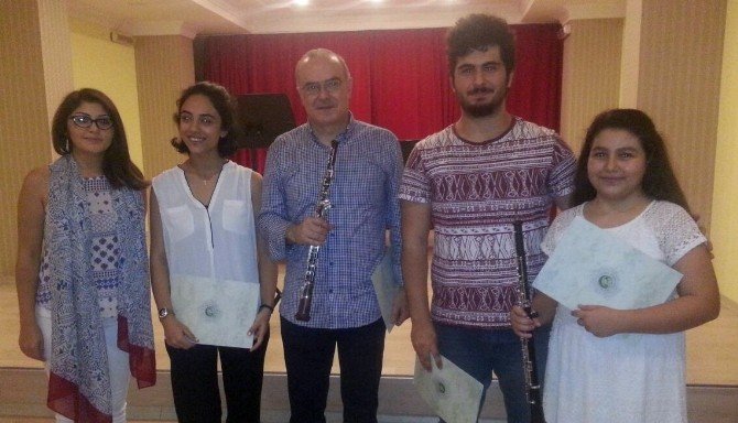 Obua sanatçısı Llimera öğrencilerle buluştu