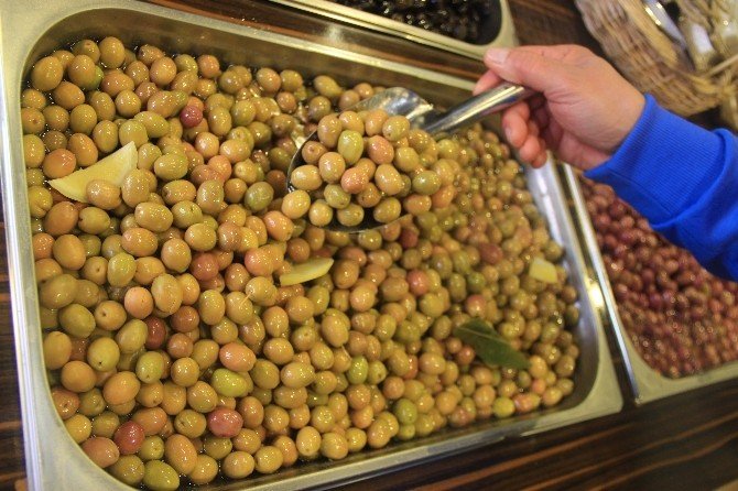 Bir litre zeytinyağı ile bir kilo zeytinin fiyatı aynı