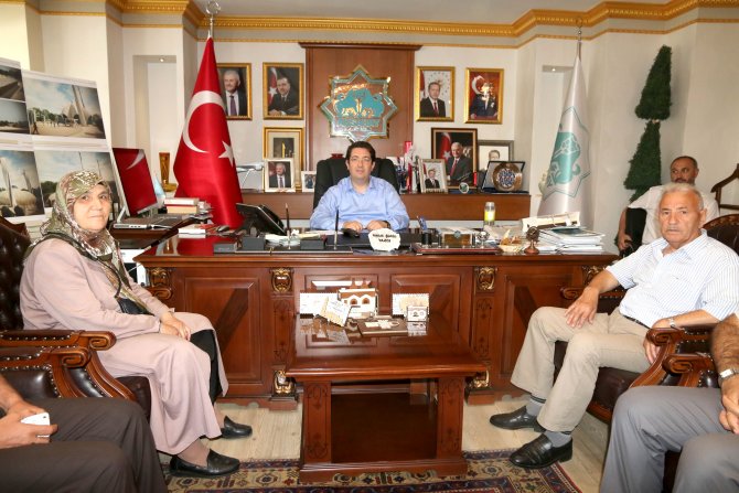 35 yıl bitkisel hayat yaşayan kızları adına okul yaptırdılar