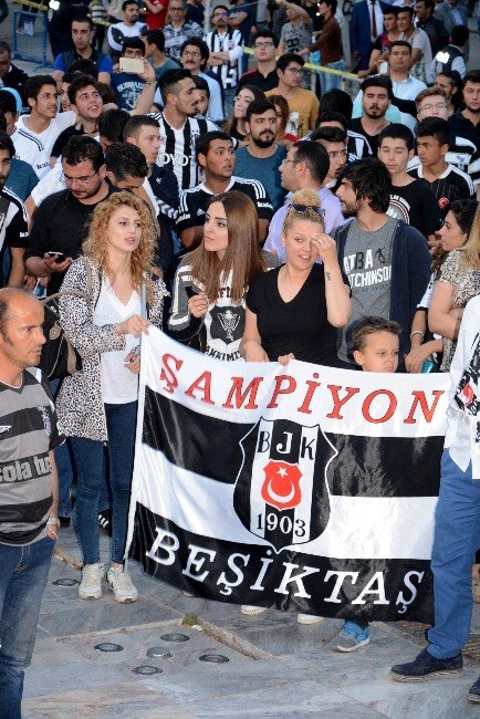 Aksaraylı Beşiktaşlılar Şampiyonluğu Kutladı