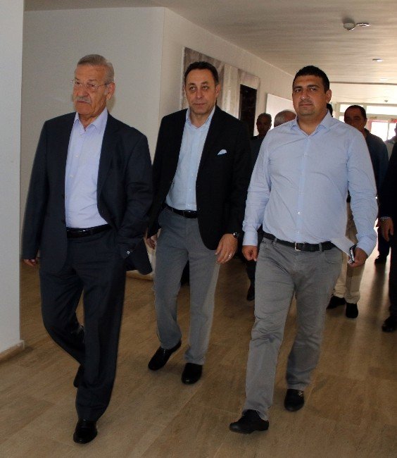 Ali Şafak Öztürk, Antalyaspor Başkan Adaylığını Açıkladı