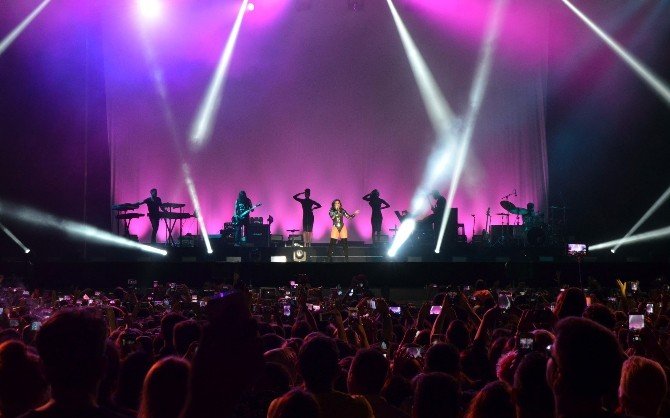 Demi Lovato, Expo 2016’yı salladı