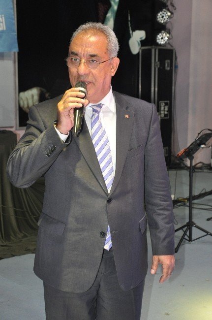 Resul Dindar Siyasilere Kızdı