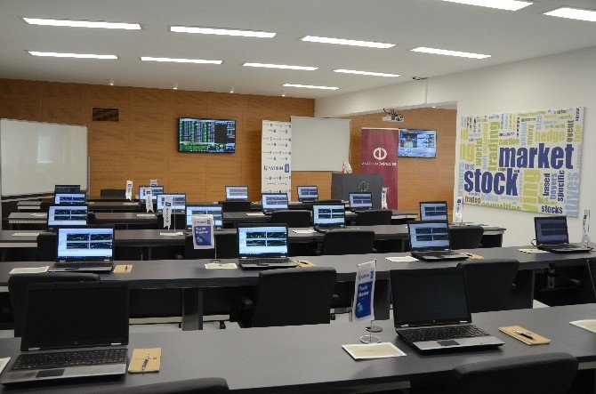 Gerçek finans dünyasının kapıları öğrencilere aralandı